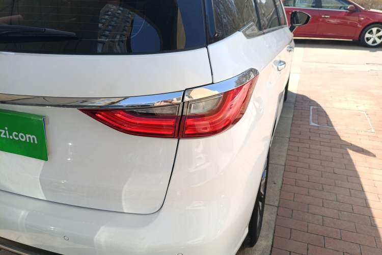 Used BYD Song MAX 2019 1.5T Automatic Smart Connect ZhiLian RuiDong 6 Seats China VI Standard