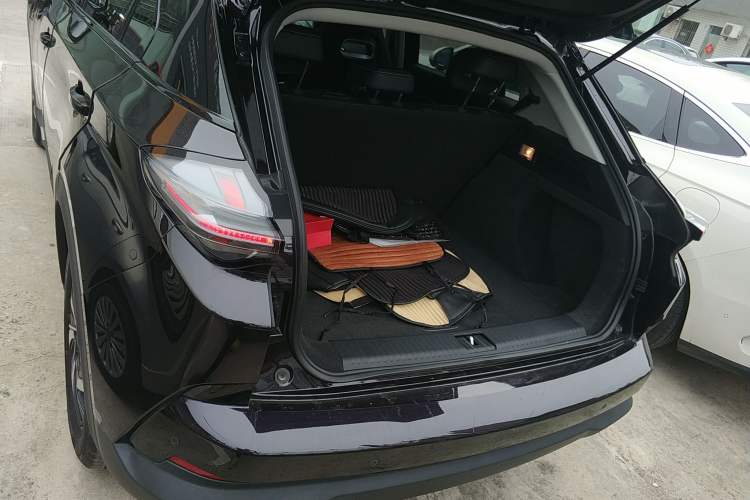 Used NETA U 2021 Revised Pro 400 Industry Custom Edition Trunk