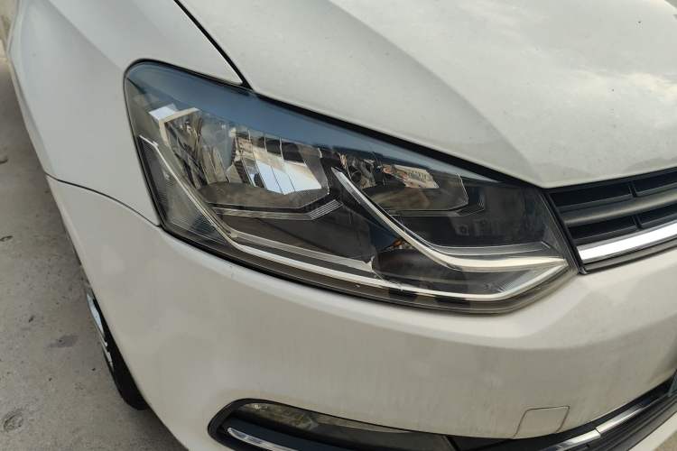 Used Volkswagen Polo 2016 1.6L Automatic Comfort Model
