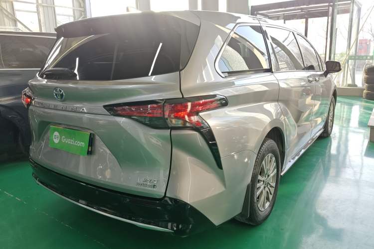 Used Toyota Sienna 2021 2.5L Hybrid Luxury Edition