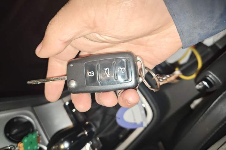 Used Volkswagen Gran Lavida 2013 1.6L Automatic Comfort Model Vehicle Key