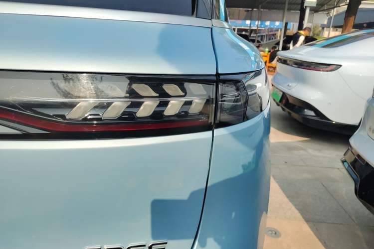 Used VOYAH FREE 2022 Four-Wheel Drive Ultra-Long Range Pure Electric Version
