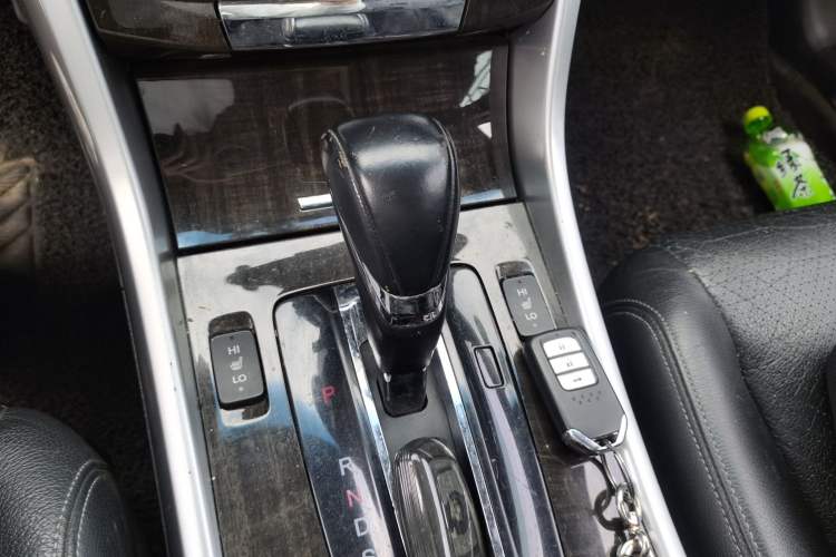 Used Honda Accord 2014 2.4L EXN Luxury Navigation Edition Gear Lever