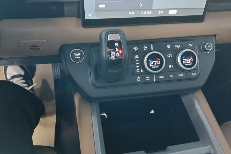 Used Land Rover Defender 2025 110 3.0T P400 – Dynamic HSE
