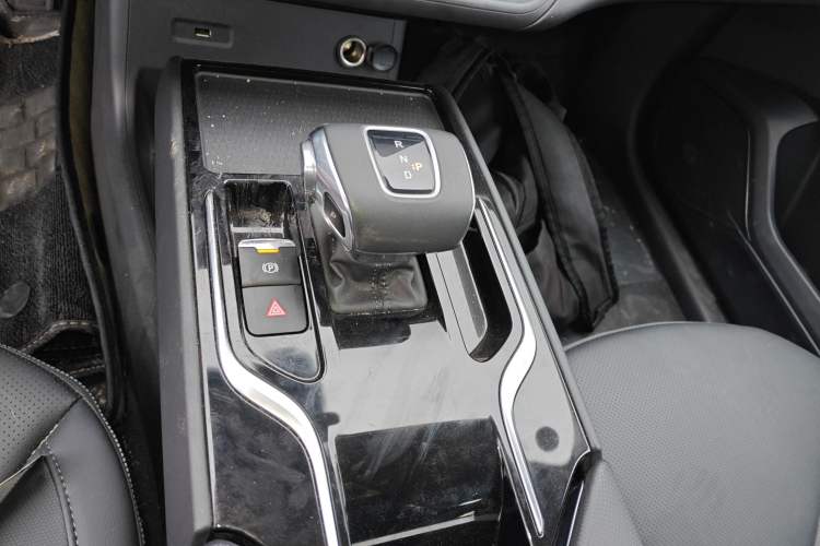 Used Hongqi E-QM5 2021 Online Booking Charging Basic Edition 5 Seats