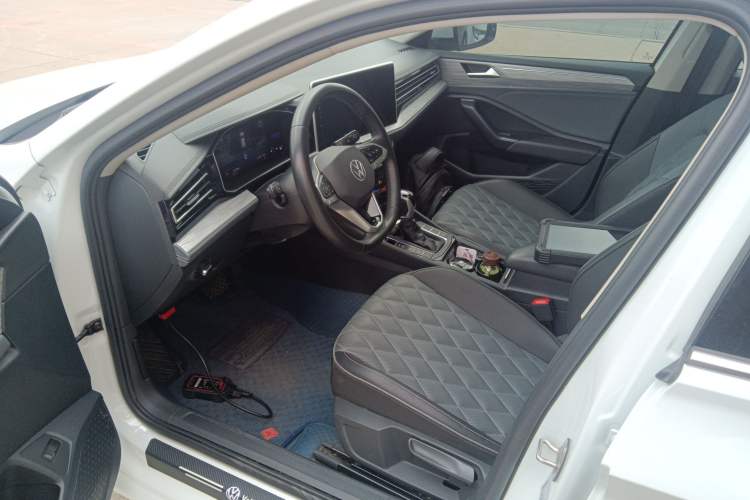 Used Volkswagen Sagitar 2023 280TSI DSG Excellence Edition Left Front Seat