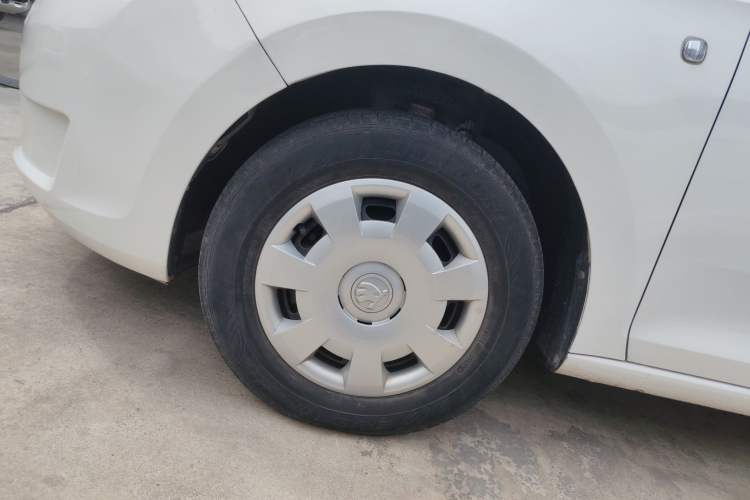 Used Skoda Rapid 2016 1.6L Manual Front-Wheel-Drive Version Left Front Wheel Hub