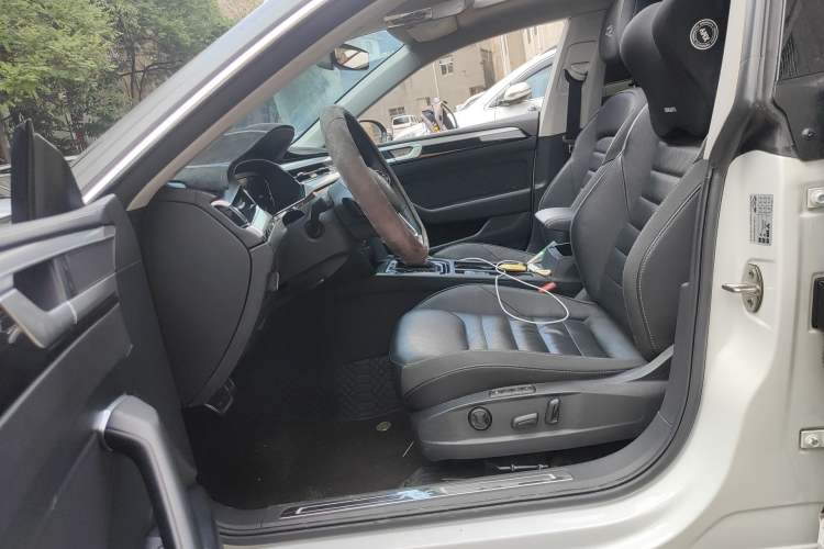 Used Volkswagen FAW-Volkswagen CC 2021 380TSI Striking Edition Left Front Seat