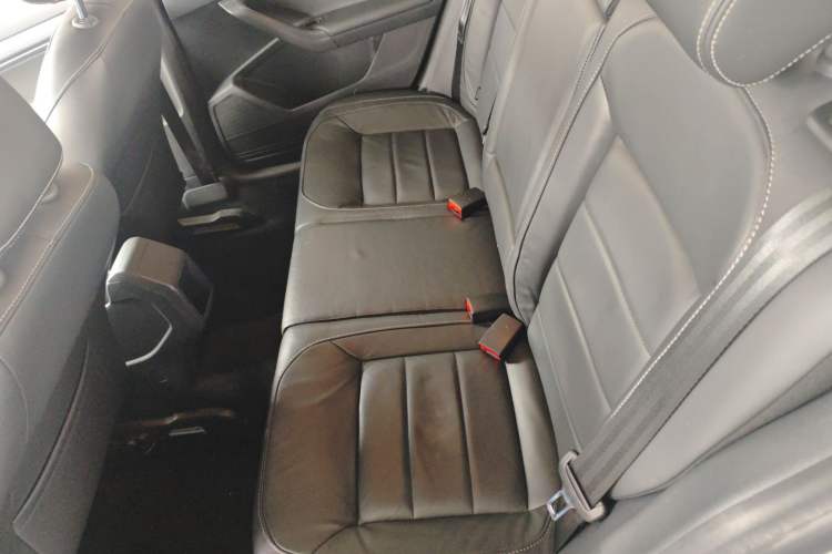 Used Volkswagen Gran Lavida 2015 1.6L Automatic Comfort Edition
