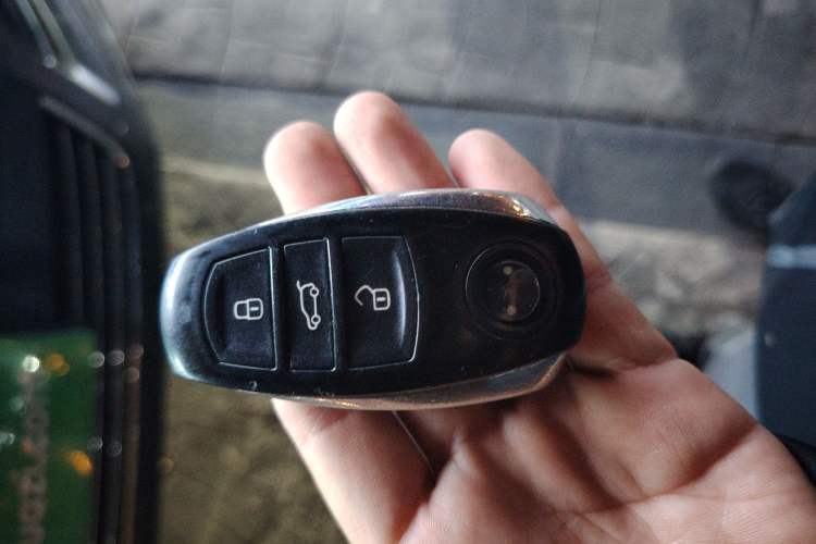 Used Volkswagen Touareg 2011 3.0 TSI Standard Version Vehicle Key