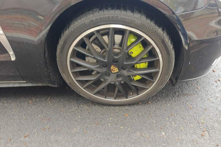 Used Porsche Panamera 2017 Panamera 4 E-Hybrid Executive Long Wheelbase 2.9T Right Front Wheel Hub