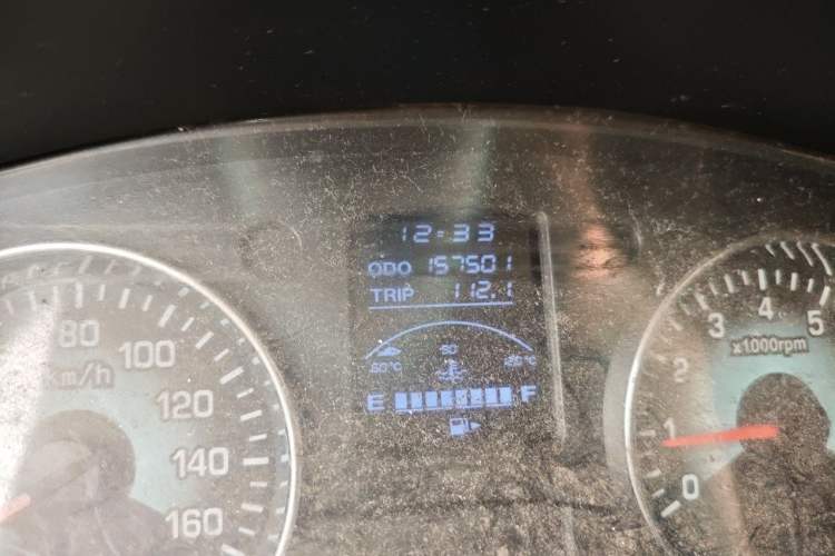 Used Jinbei New Hiace X30L  Odometer Close Up