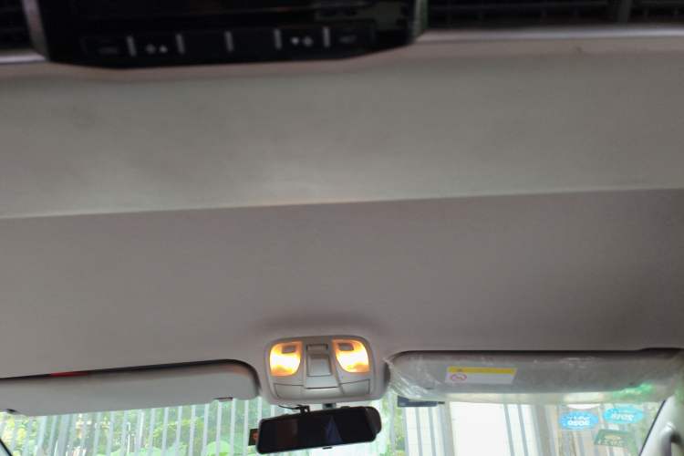 Used JAC Refine M4 2016 2.0L Manual Luxury Version