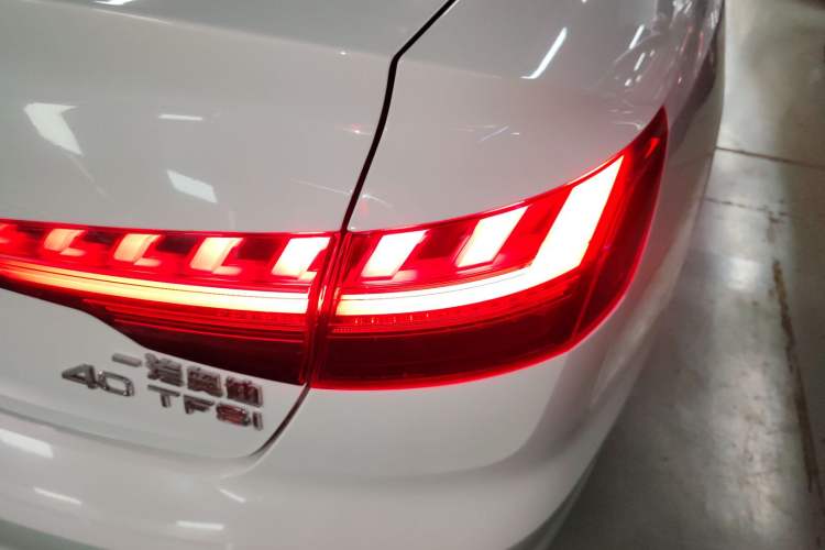 Used Audi A4L 2020 40 TFSI Fashion Dynamic Model Right Rear Taillight