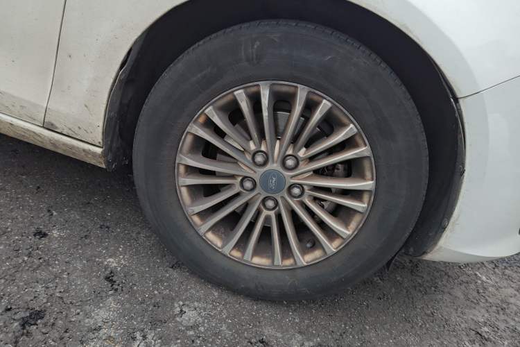 Used Ford Escort 2017 Revised Version 1.5L Automatic Comfort Edition Right Front Wheel Hub