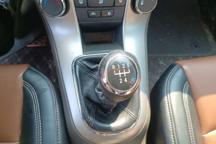 Used Chevrolet Cruze 2015 1.5L Classic SL MT