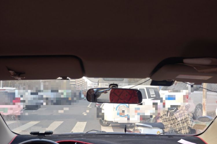 Used Nissan Livina 2010 Jingyue Edition 1.6L Manual All-Around Model Headliner