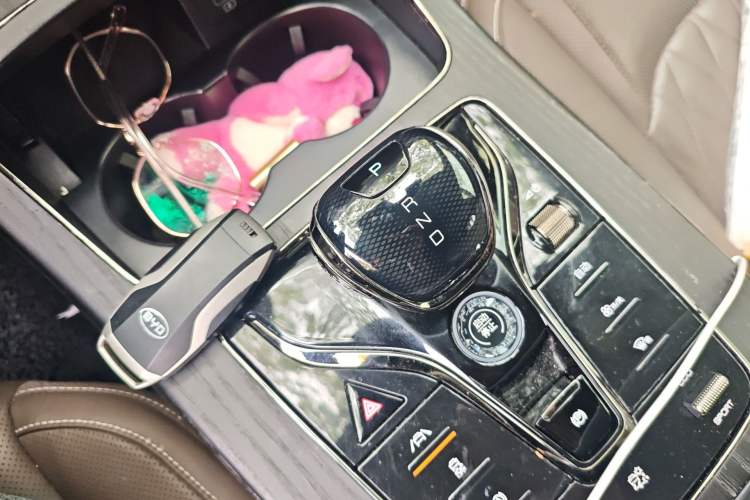 Used BYD Han 2020 DM Four-Wheel Drive Performance Edition Prestige Model Gear Lever