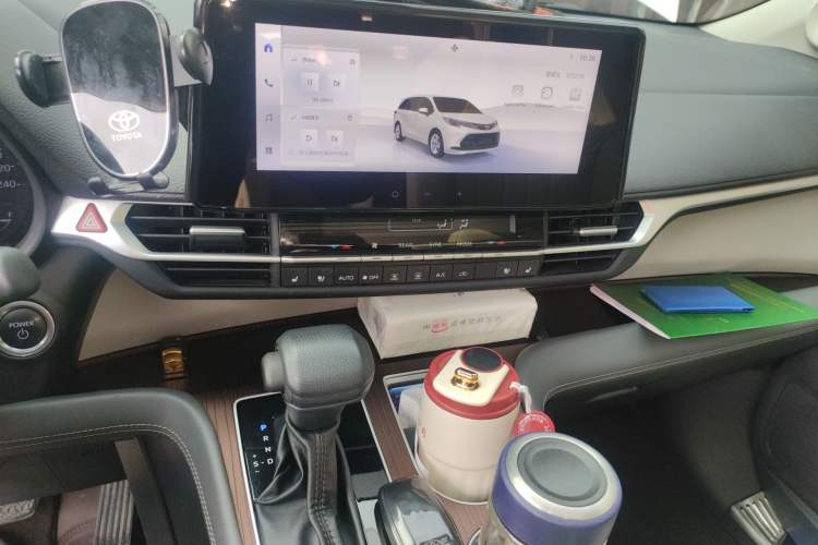 Used Toyota SIENNA 2024 2.5L Hybrid Comfort Edition
