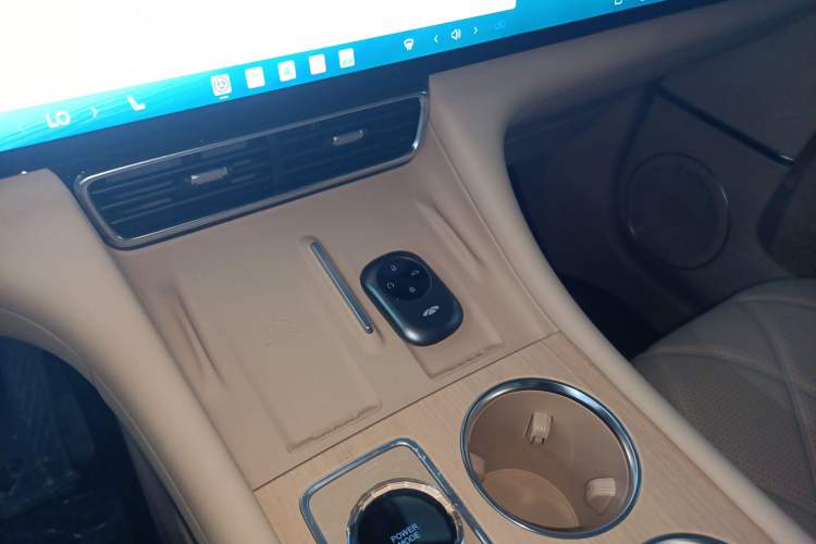 Used Chery T11 2026 Model 220 All-Wheel Drive Family Fun Edition Interior 1