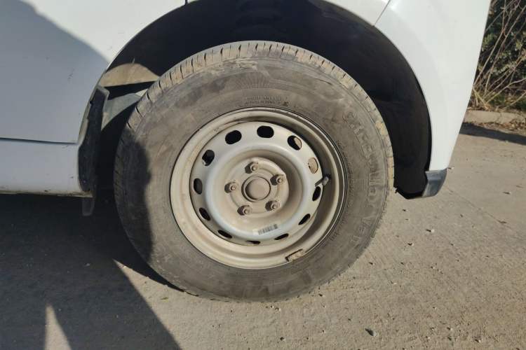 Used Farizon Xingxiang V 2023 V6E Ningde Times 41.86kWh Value Edition
