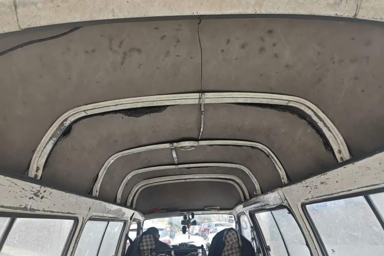 Used Jinbei Hiace 2011 2.0L Sixth-Generation Classic Standard 4G20D4B