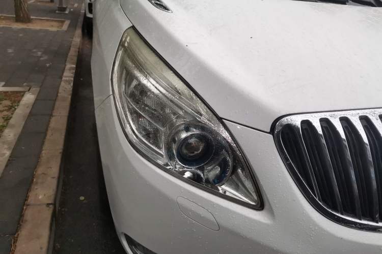 Used Buick GL8 2013 3.0L XT Luxury Business Flagship Edition Right Front Headlight