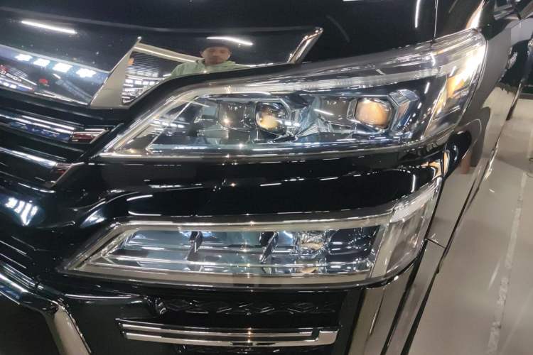 Used Toyota Vellfire 2021 Crown Dual-Engine 2.5L HV Prestige Edition