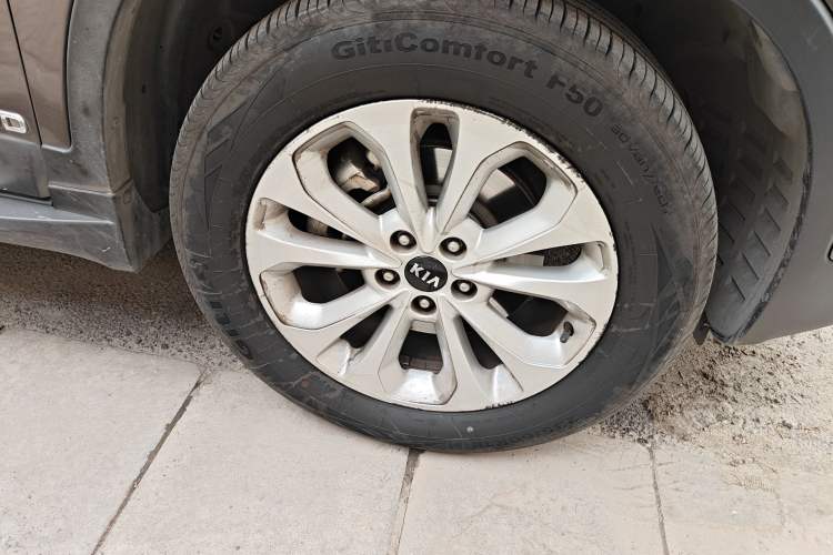 Used Kia Sorento 2013 2.2T 7-seat Diesel Luxury Edition Right Front Wheel Hub