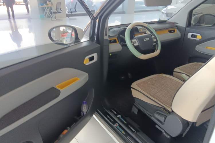 Used Chery QQ Ice Cream 2022 120km Conical Shape Lithium Iron Phosphate
