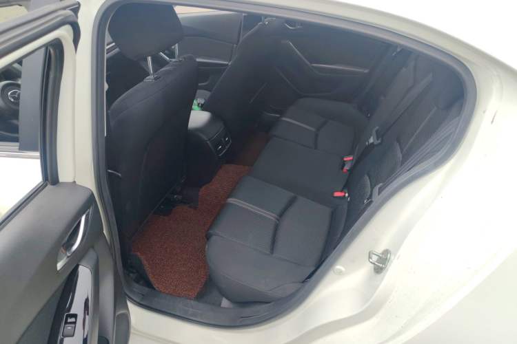 Used Mazda 3 Axela 2017 Hatchback 1.5L Automatic Luxury Model Emission Standard China V