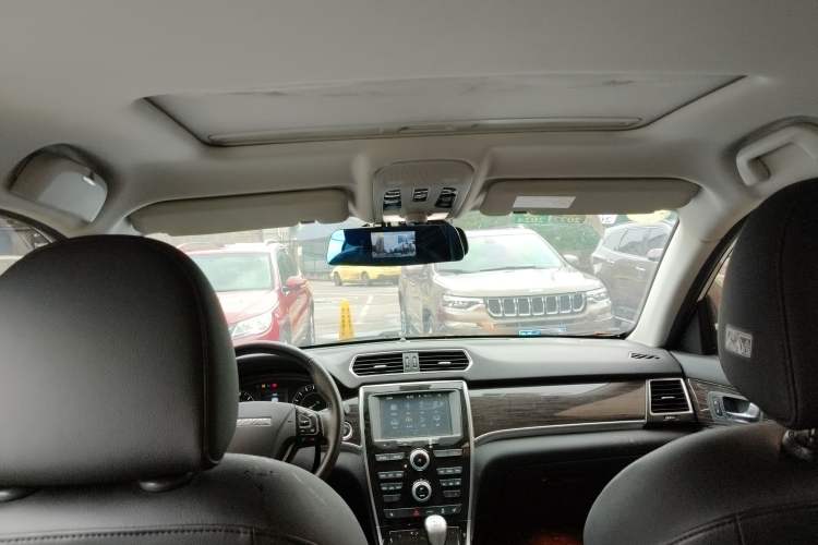 Used Haval H2 2016 Red Label 1.5T Manual Two-Wheel Drive Prestige Model Headliner