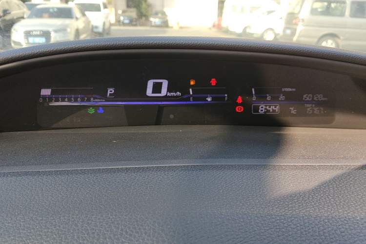 Used Honda Jade 2013 1.8L automatic Comfort version 5 seats
