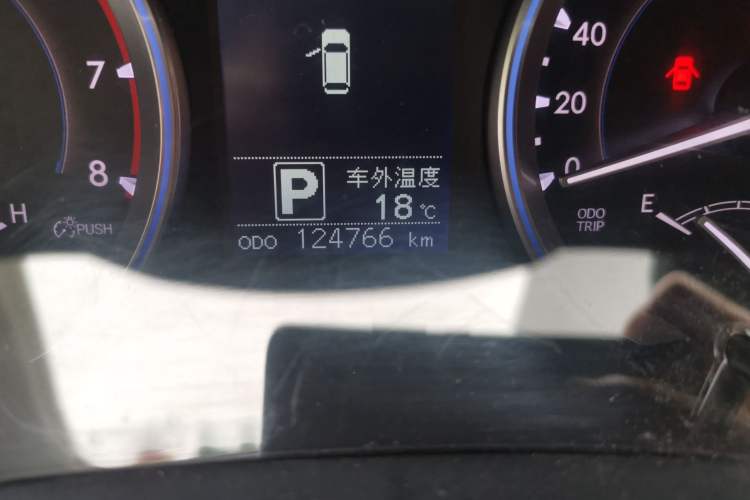 Used Toyota Highlander 2017 2.0T Four-Wheel Drive Luxury Edition 7 Seats Odometer Close Up