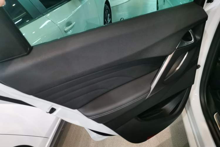 Used DS 5 2018 30THP P-Line Sport Model