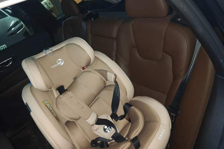 Used Volvo XC60 2019 T5 4x4 Smart Edition China VI Standard