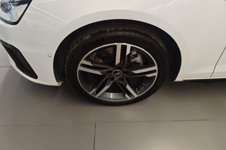 Used Audi A4L 2022 40 TFSI Luxury Dynamic Model