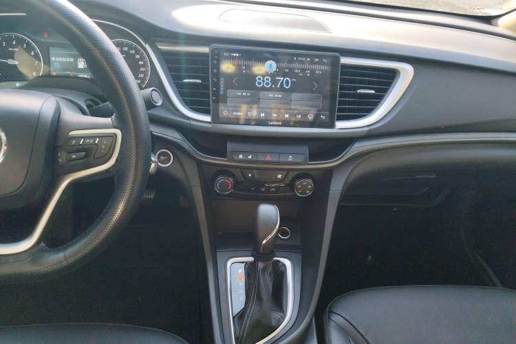 Used Buick Excelle GX 2018 18T Automatic Elite Model Audio And AC Panel