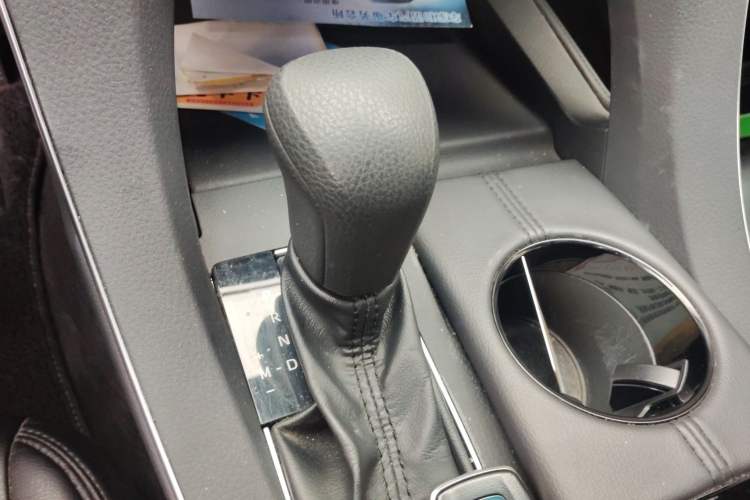 Used Toyota Avalon 2019 2.0L Ambition Edition China VI