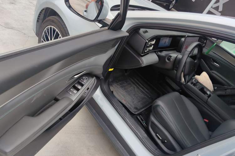 Used BYD Qin L 2025 DM-i Smart Drive 120KM Superior Model Driver Seat