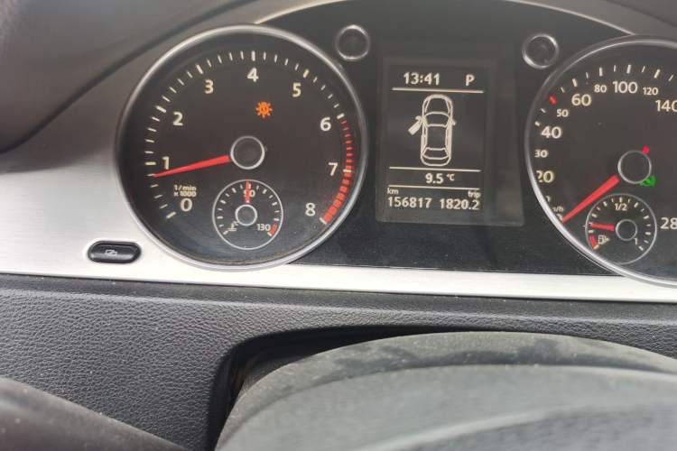 Used Volkswagen FAW-Volkswagen CC 2010 2.0 TSI Luxury Model Odometer Close Up