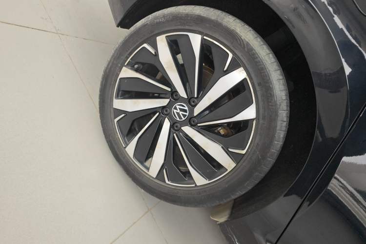 Used Volkswagen Passat 2023 Revised 330TSI Elite Edition Right Rear Wheel Hub