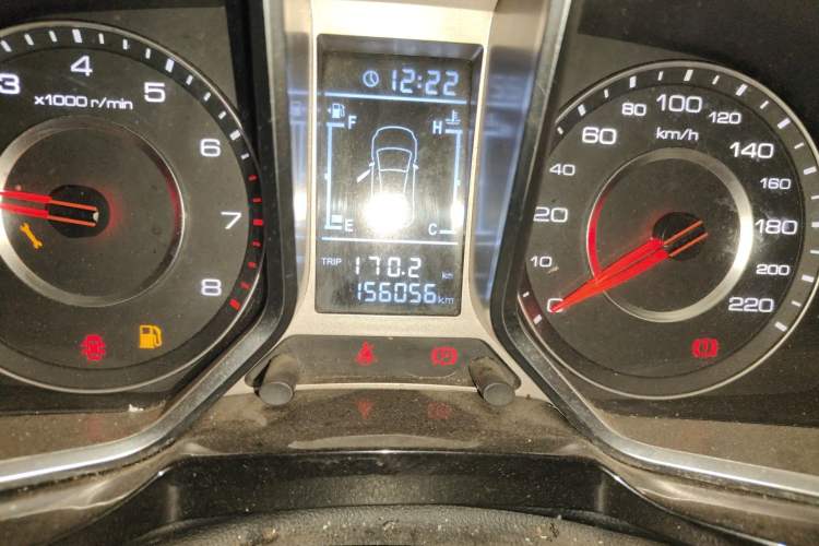 Used Zotye Domy X5 2016 1.5T Manual Elite 7-Seater China IV Standard Odometer Close Up