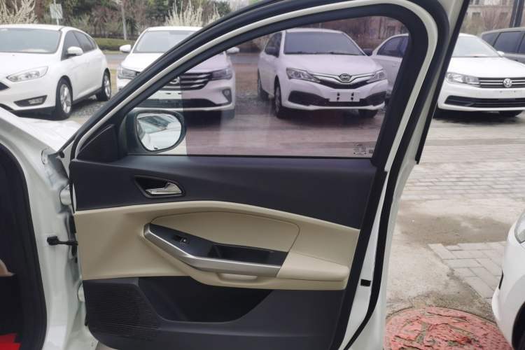 Used Ford Escort 2015 1.5L Manual Comfort Model
