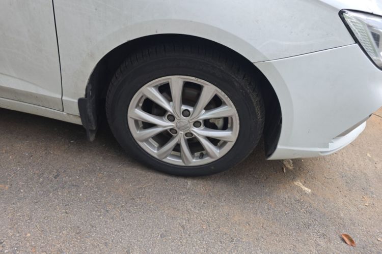 Used Roewe i5 2021 1.5L CVT Platinum Edition
