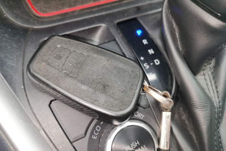 Used Toyota RAV4 2020 Dual-Engine 2.5L E-CVT 4x4 Elite PLUS Edition
