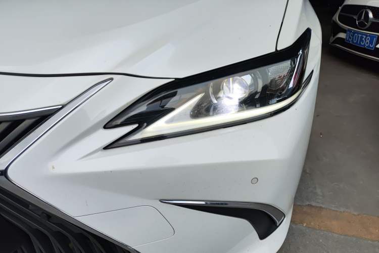 Used Lexus ES 2018 200 Excellence Edition China V Standard Left Front Headlight