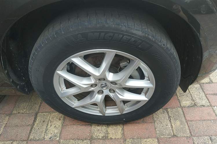 Used Volvo XC60 2019 T5 4x4 Smart Edition China V Standard Right Front Wheel Hub