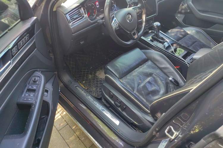 Used Volkswagen Phideon 2018 Revised Version 380TSI Two-Wheel-Drive Flagship Edition
