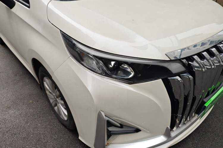 Used GAC Trumpchi M6 2021 PRO 270T Automatic Luxury Edition Right Front Headlight